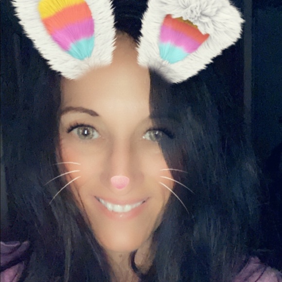 Meet your Posher, Audra - Picture 2 of 2